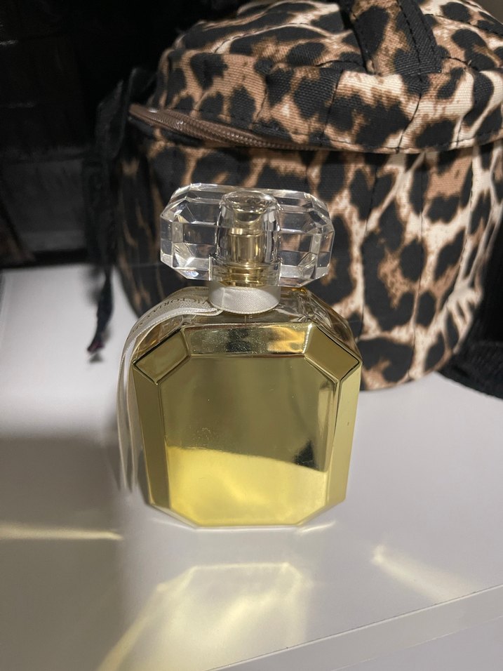 Victoria's Secret Bombshell Gold Kadın Parfümü - Görsel 3