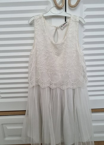 LC Waikiki Dantel Detaylı Beyaz Elbise