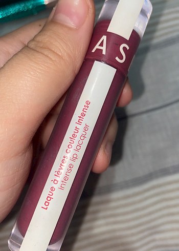 Bordo Renk Dudak Parlatıcısı EP - Görsel 2