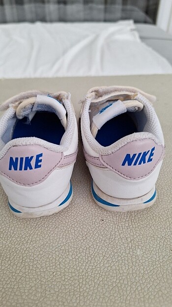 22 Beden beyaz Renk Nike spor ayakkabı
