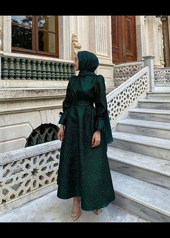Parlak Yeşil Drapeli Uzun Abiye Elbise