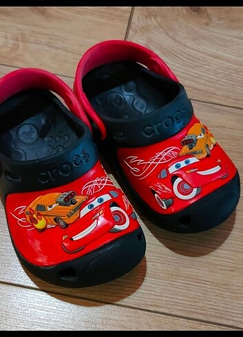 CROCS 