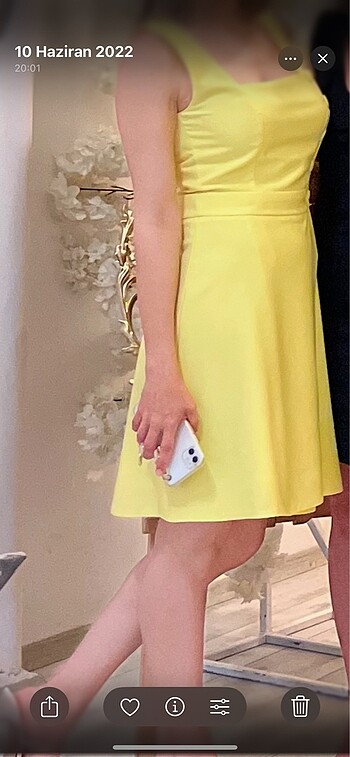 Sarı elbise