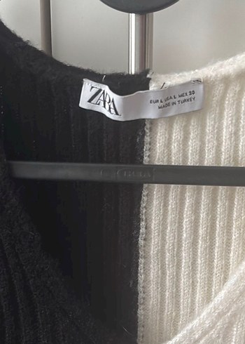 İki Renkli V Yaka Triko Kadın Kazak - Görsel 3