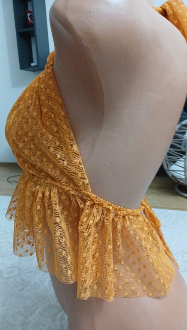 Sarı V Yaka Fırfırlı Mini Büstiyer - Görsel 4