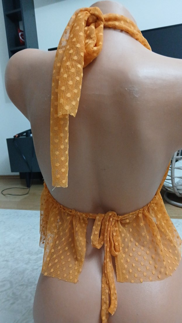 Sarı V Yaka Fırfırlı Mini Büstiyer - Görsel 3