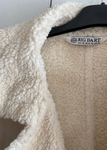 Kürk Detaylı Bej Süet Kısa mont - Görsel 3