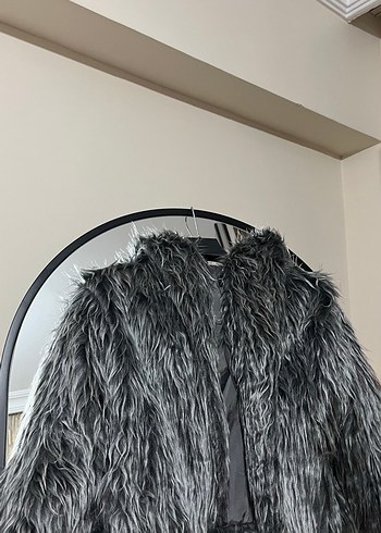 Gri V Yaka Uzun Kadın Suni Kürk - Görsel 3