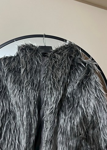 Gri V Yaka Uzun Kadın Suni Kürk - Görsel 4