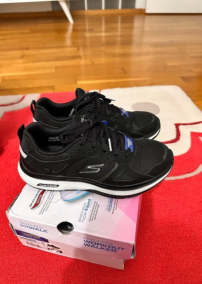 35,5 NUMARA SKECHERS SPOR AYAKKABI. SIFIR,ORJ VE KUTUSUYLA - Görsel 4