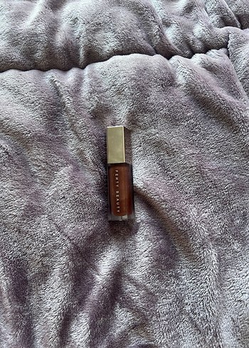 Fenty beauty hot chocolit lip gloss - Görsel 3