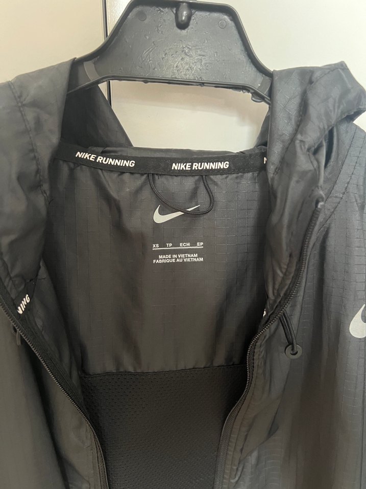 Nike Siyah Günlük Fermuarlı Yağmurluk orijinal - Görsel 2