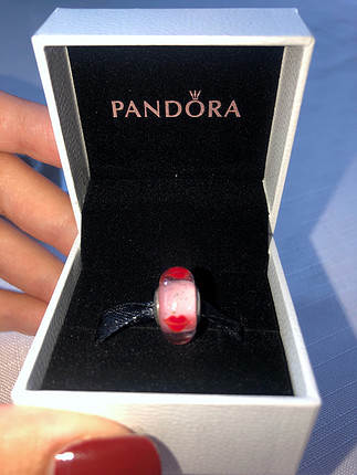 Pandora Pandora öpücüklü charm