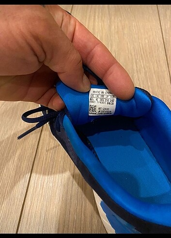 39,5 Beden mavi Renk Orjinal adidas unisex çok temiz spor ayakkabı..