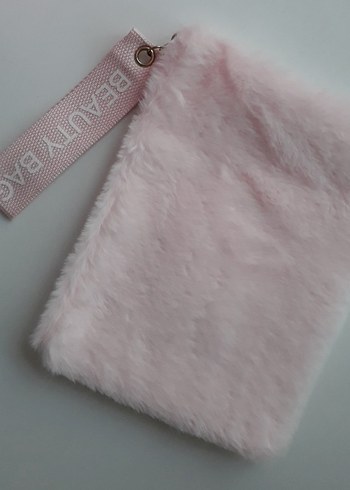 Benefit Cosmetics Pembe benefit makyaj çantası