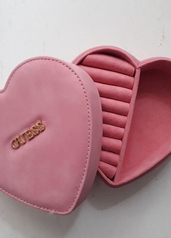  Beden Guess takı kutusu