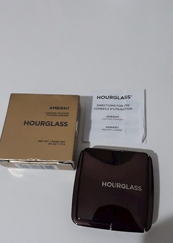 HOURGLASS

Ambient Lighting Powder - Aydınlatıcı pudra - Görsel 11