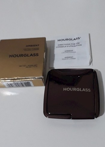 HOURGLASS

Ambient Lighting Powder - Aydınlatıcı pudra - Görsel 6
