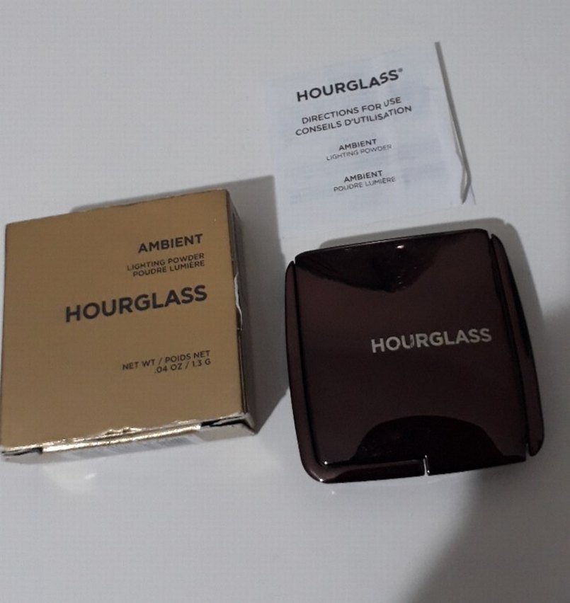 HOURGLASS

Ambient Lighting Powder - Aydınlatıcı pudra - Görsel 2