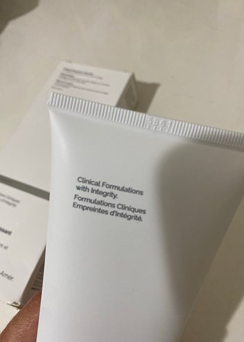 The Ordinary Glucoside Köpüren Yüz Temizleyici 150 ml - Görsel 4