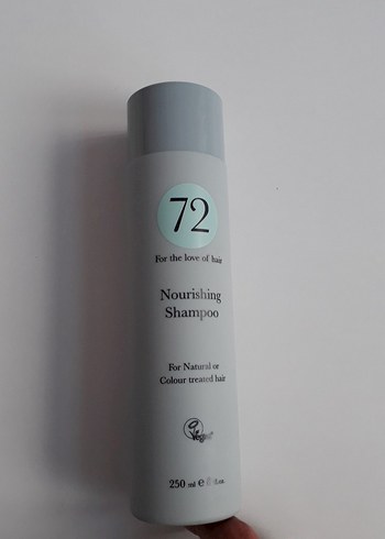 72 Hair marka Besleyici Şampuan 250 ml