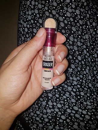 Beden Maybelline 00IVORY Concealer