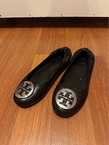 Tory Burch Siyah Babet
