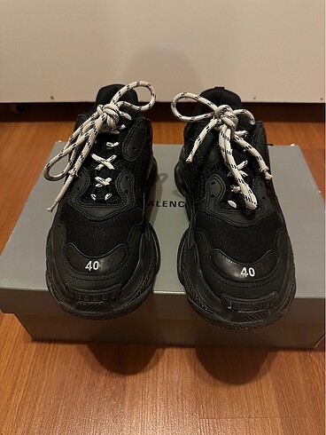 Balenciaga Balenciaga Triple S Sneakers