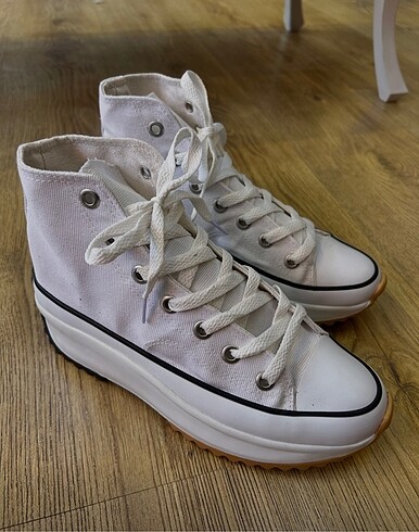 38 Beden beyaz Renk CONVERSE YÜKSEK TABAN