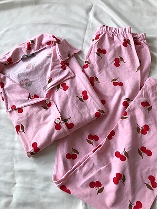 Kirazlıpijama takımı