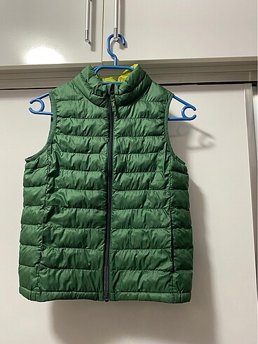 Uniqlo kaz tüyü çocuk yelek 9-10 yaş