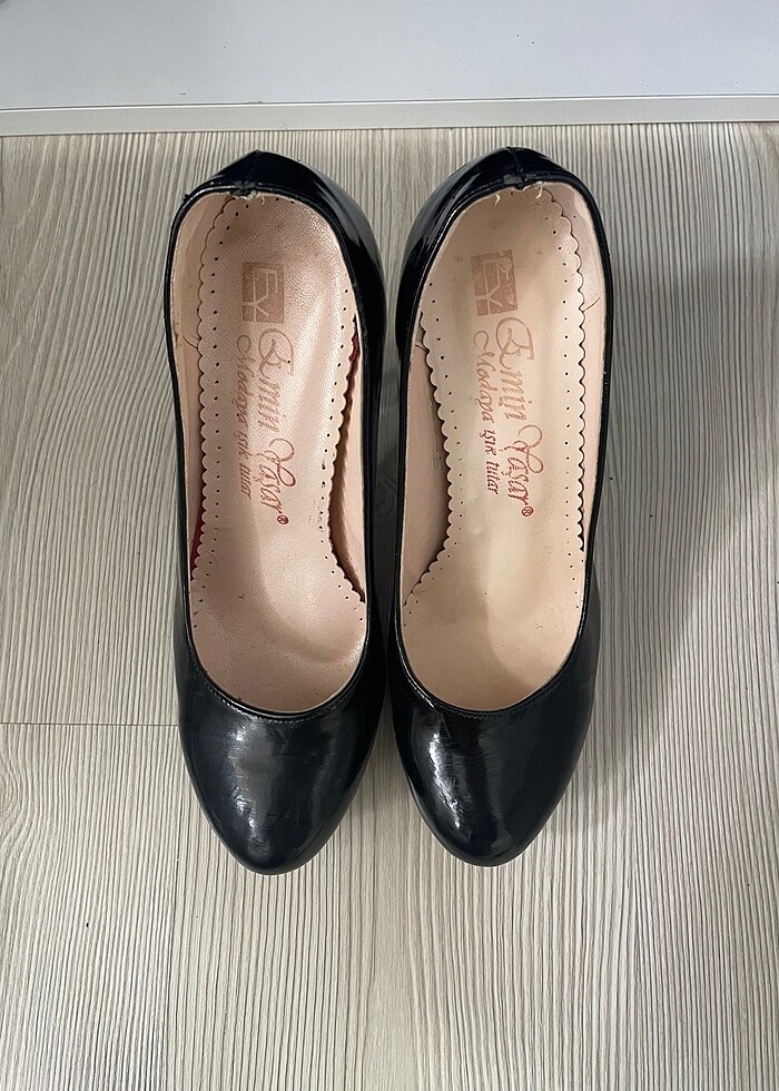 Siyah topuklu ayakkabı - Görsel 2