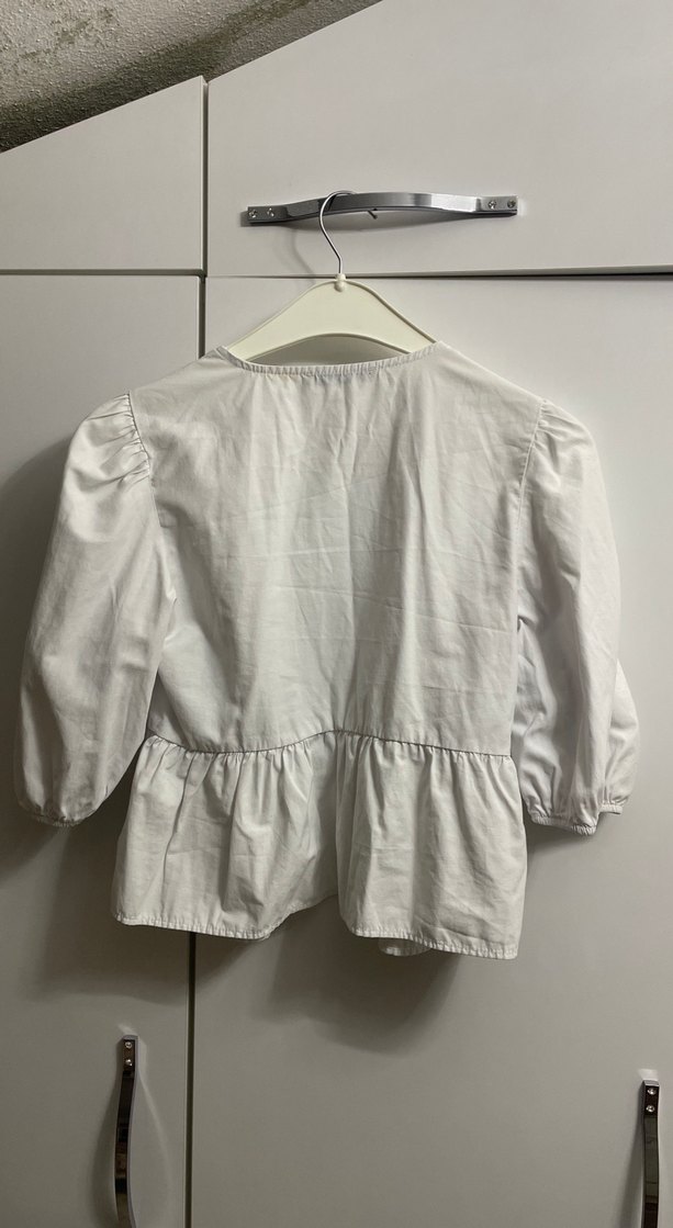 Düğmeli Kısa Kollu Beyaz Keten Gömlek - Görsel 3