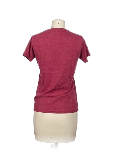 s Beden Diğer T-shirt %70 İndirimli.