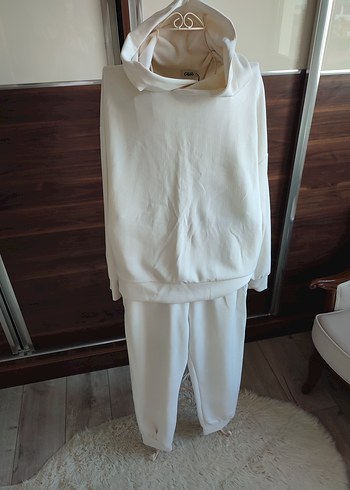 Beyaz Rahat Kesim Kadın Takım - Görsel 2