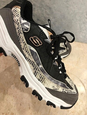 38 Beden Skechers D?lights Runway Ready 38
