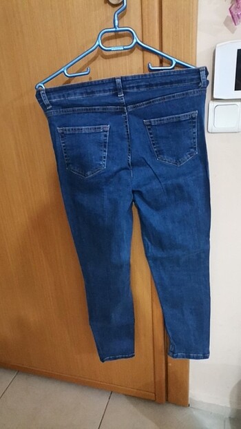 28 Beden mavi Renk Yırtmaç paçalı skiny Jean 