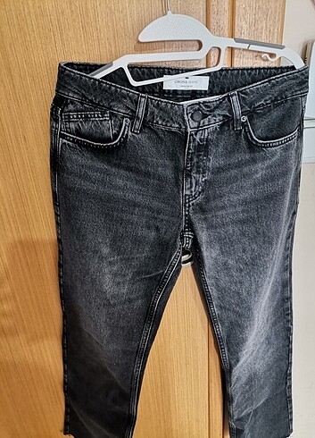26 Beden siyah Renk Taşlanmalı Jean