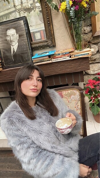 Pull and Bear Gri kürk