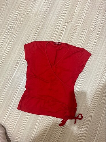 Kırmızı üst - Görsel 2