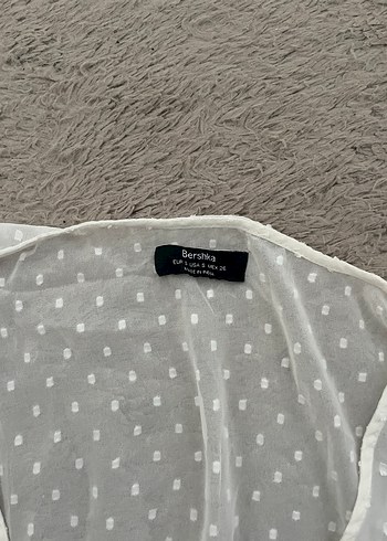 Bershka Beyaz V Yaka Puantiyeli Fırfırlı Bluz - Görsel 3