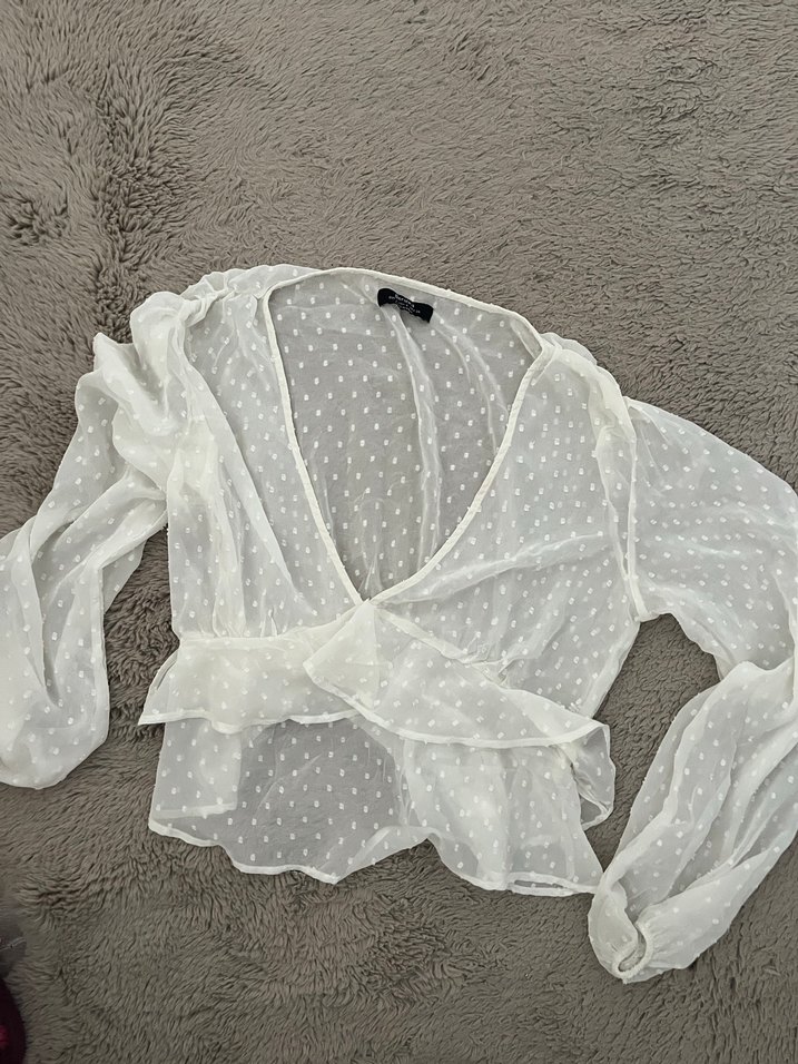 Bershka Beyaz V Yaka Puantiyeli Fırfırlı Bluz - Görsel 4