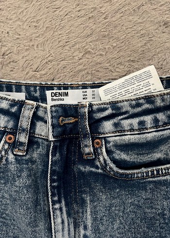 Bershka Batik Desenli Mini Denim Etek - Görsel 2