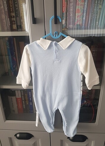 Iki adet bebek tulumu