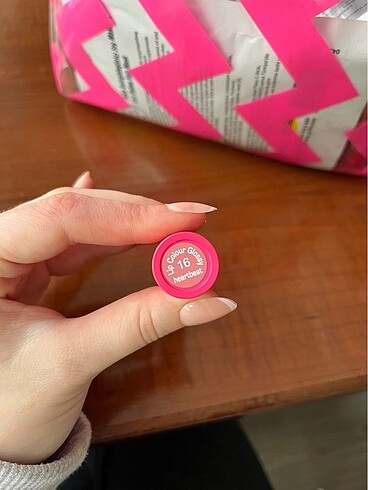 Avon Parlak ruj
