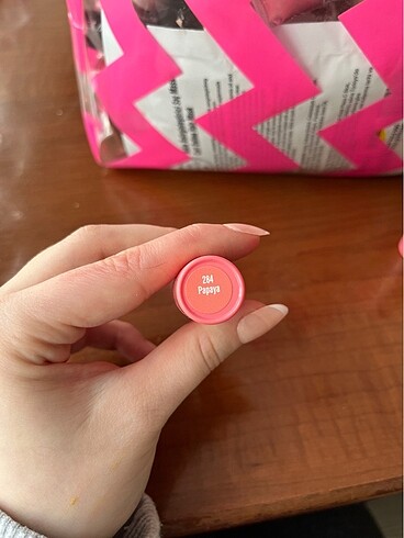 Avon Beaulis ruj