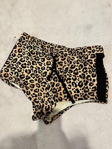 H&M Leopar şort