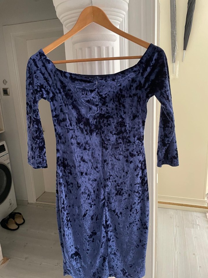 Uzun Kollu Mavi Midi Kadife Elbise - Görsel 2