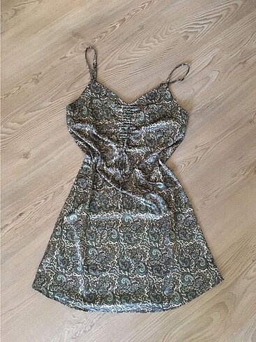 Bershka Saten elbise