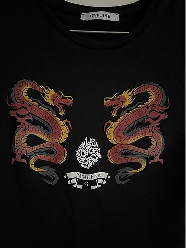 m Beden Siyah Ejderhalı Crop Tshirt